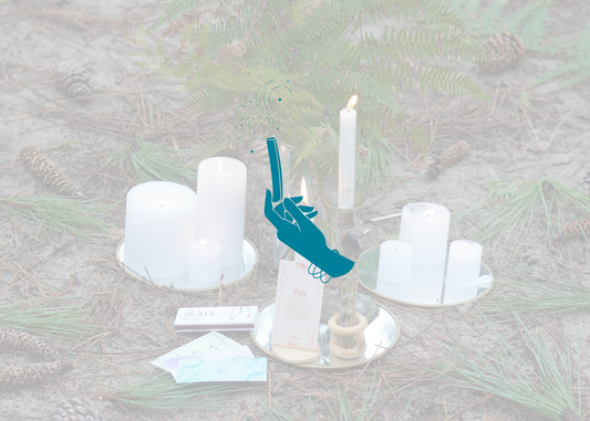 Il n’y a pas que la sauge et le palo santo : renouer avec les plantes de notre territoire pour une fumigation consciente